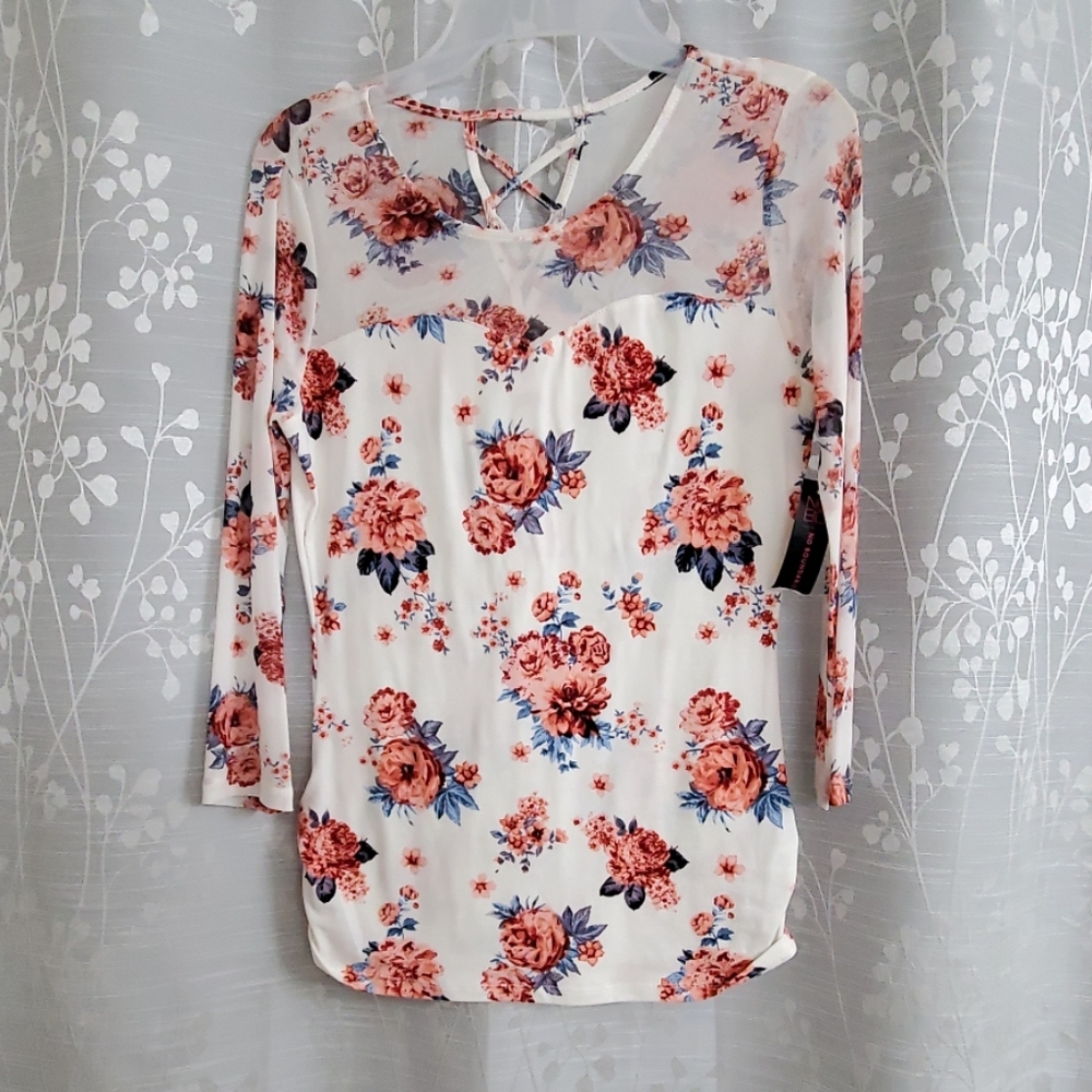 NWT!  Floral blouse
